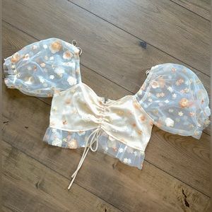 Floral crop top with cute detailing